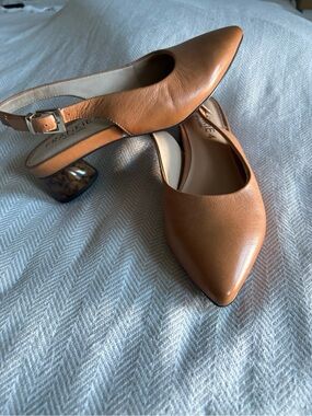 Frankie4 Juliet II Tan Slingbacks with Tortoise Heel